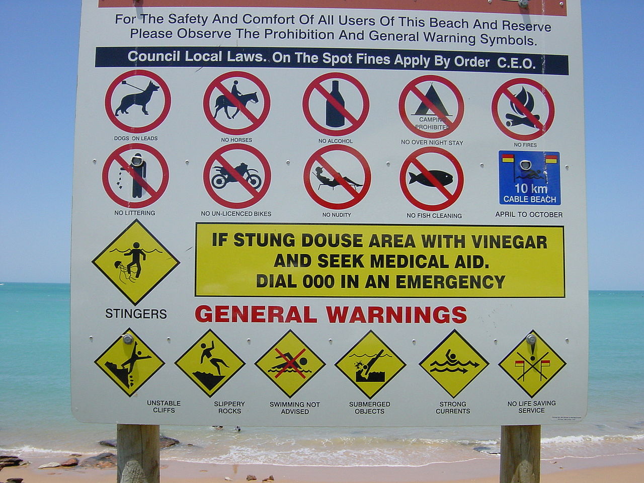 no alcohol sign at beach