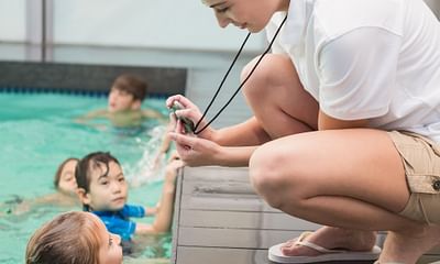 What are the responsibilities of a swimming pool lifeguard?