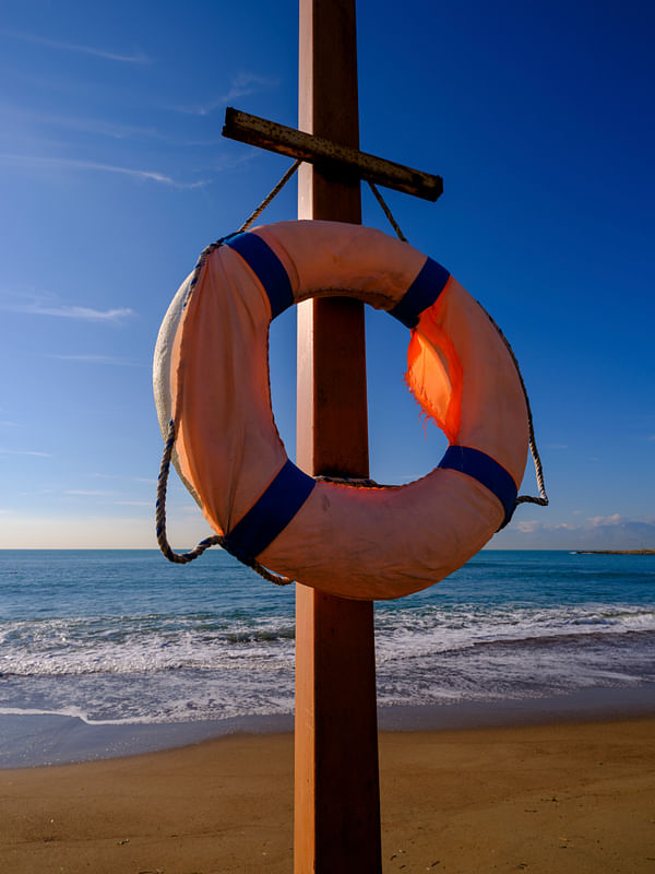 Understanding Lifeguard Flags Meanings, Quiz & More